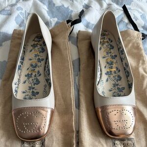 Authentic Gucci leather flats size 38